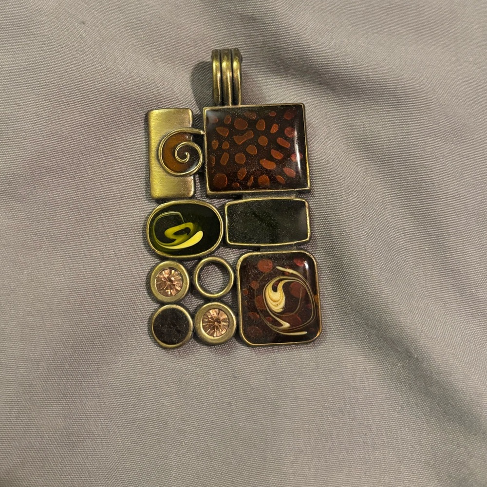 Premier Designs Gallery Pendant -vintage